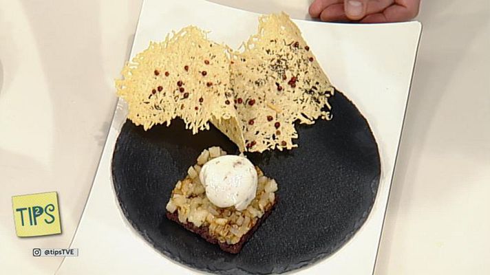 RTVE Cocina - Huevos escalfados con morcilla y pera