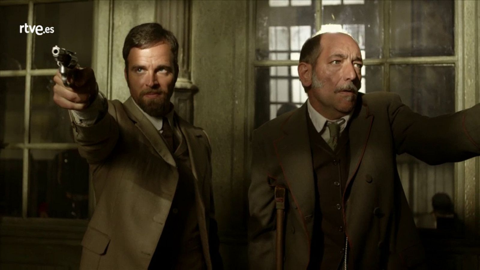 A punta de pistola, ¡así han recibido a Blázquez y Víctor en Linares!