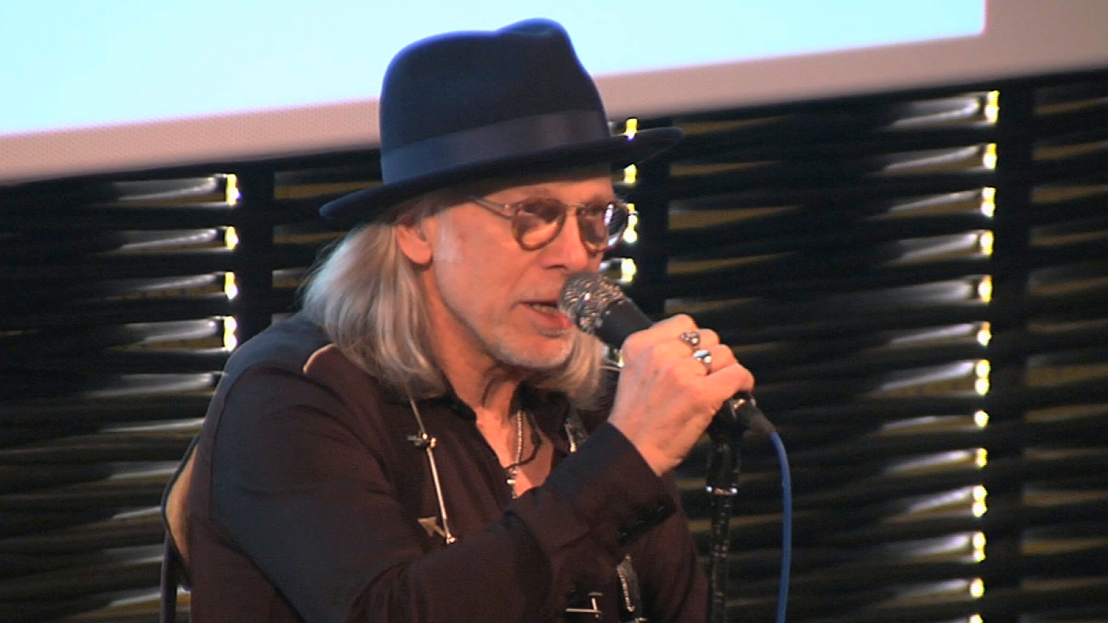 Elliott Murphy  interpretó 'Last Of The Rock Stars' para los asistentes al preestreno de 'The second act of Elliot Murphy'