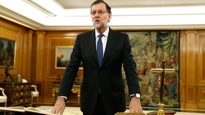 Los desayunos - Rajoy jura ante el rey como nuevo presidente del Gobierno