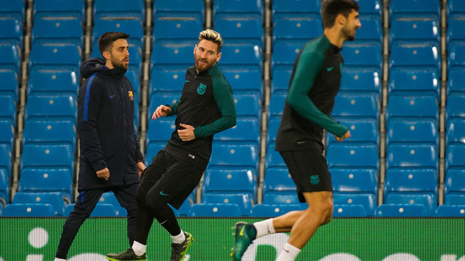 El Barça, al asalto de los octavos en Manchester