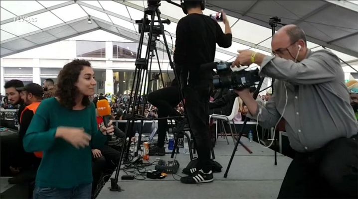  - Retransmitiendo en directo para facebook con una cámara JVC