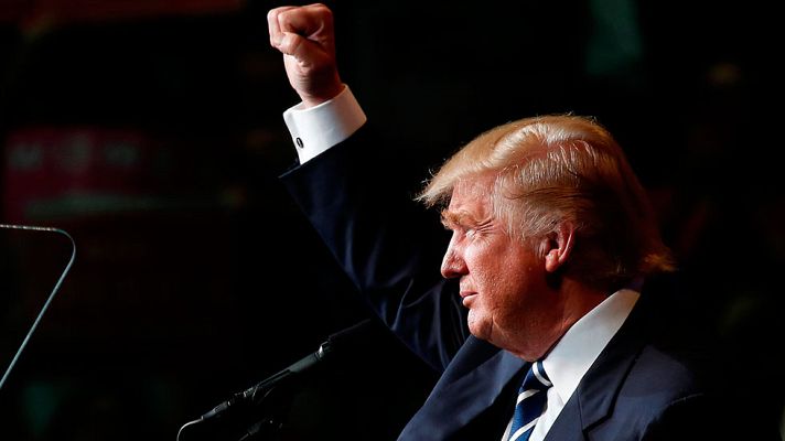 Telediario 1 - Donald Trump adelanta a Hillary Clinton por un punto en un sondeo