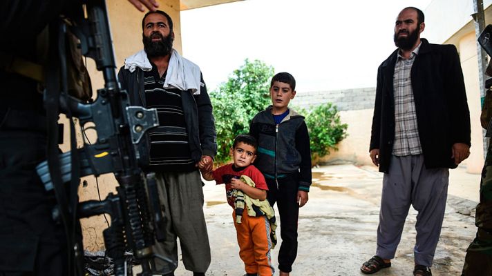 Telediario 1 - El Estado Islámico ejecuta a civiles en Mosul ante el avance de las tropas iraquíes