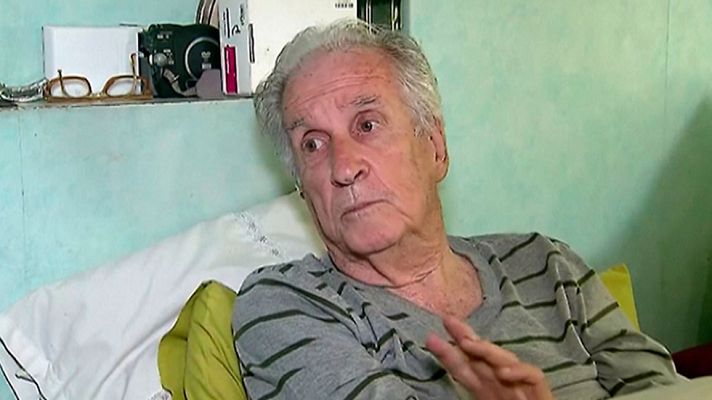 Telediario 1 - Un anciano derriba a un ladrón y se convierte en un héroe en Chile