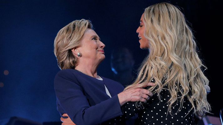 Telediario 1 - Famosos para conseguir votos