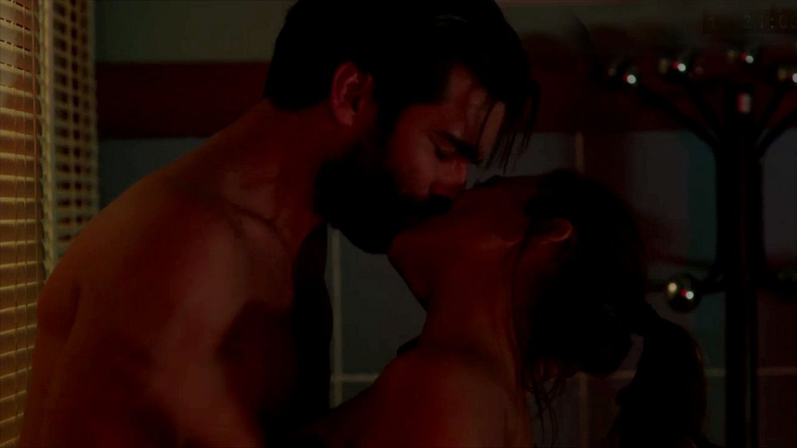 Olmos y Robles - El revolcón de Robles y Nora - Olmos y Robles | Ver