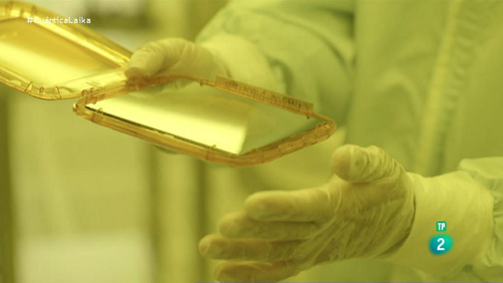 Órbita Laika - En el Centro Nacional de Microelectrónica