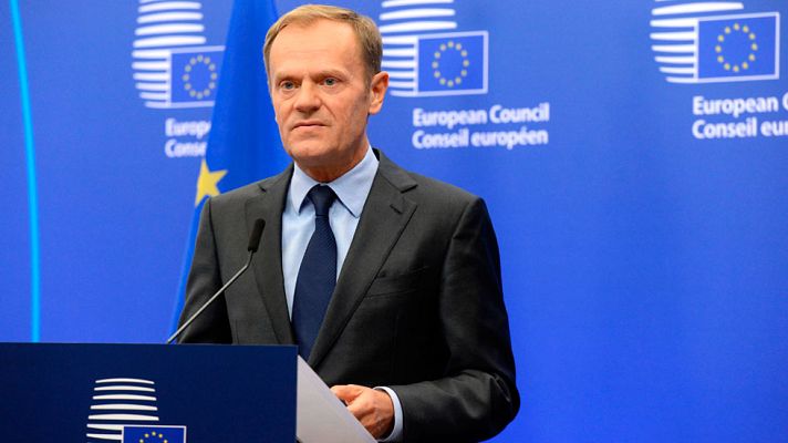 Telediario 1 - Juncker y Tusk felicitan a Trump y le invitan a celebrar una cumbre con la UE