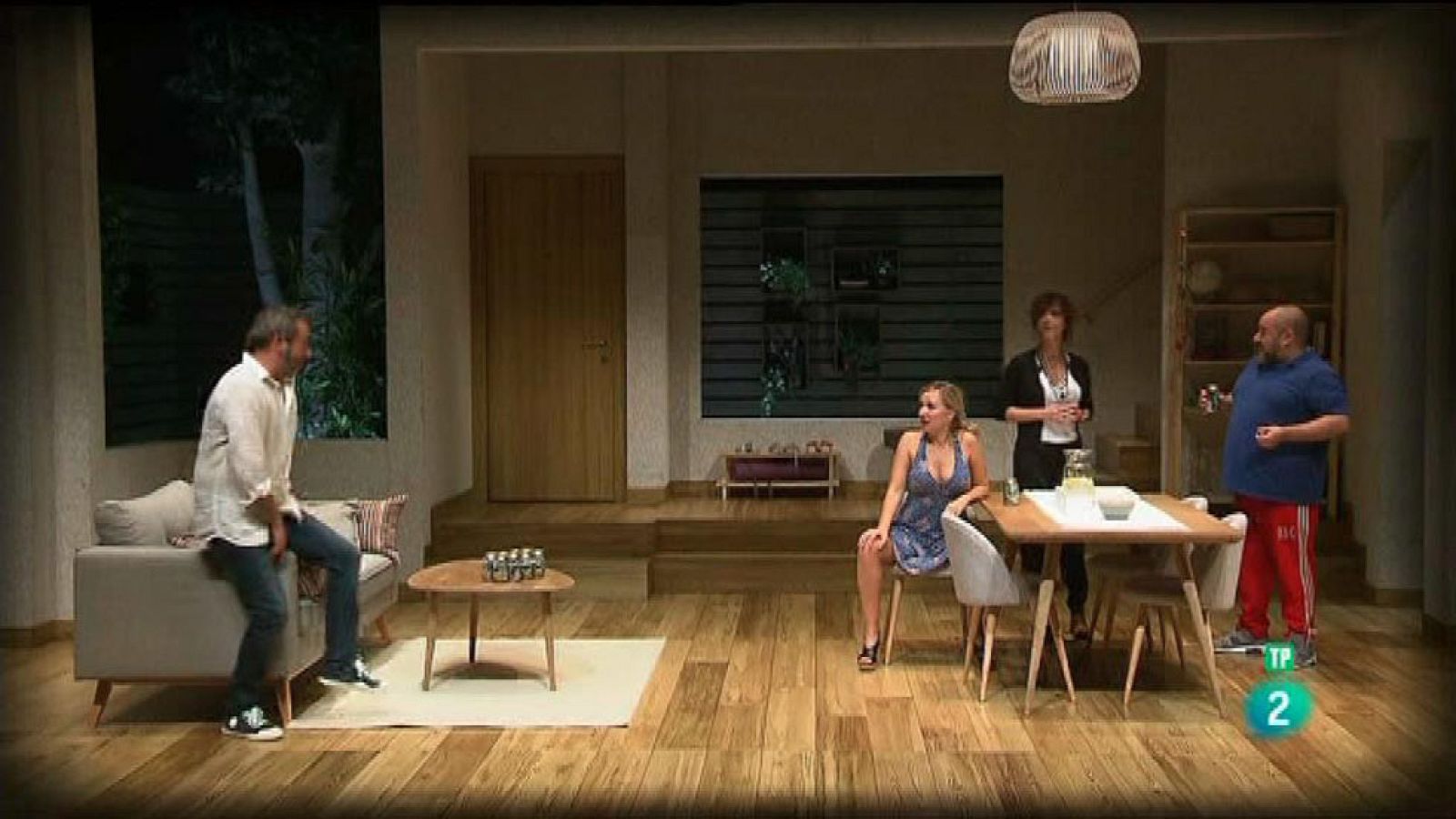 Atención Obras - Daniel Veronese dirige a Maribel Verdú en 'Invencible'