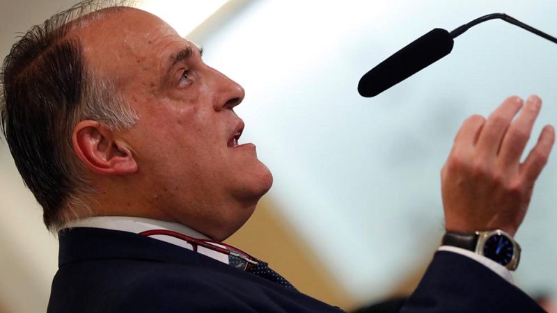 Tebas, "dolido" con el Barça y bromista con el Atlético | Ver