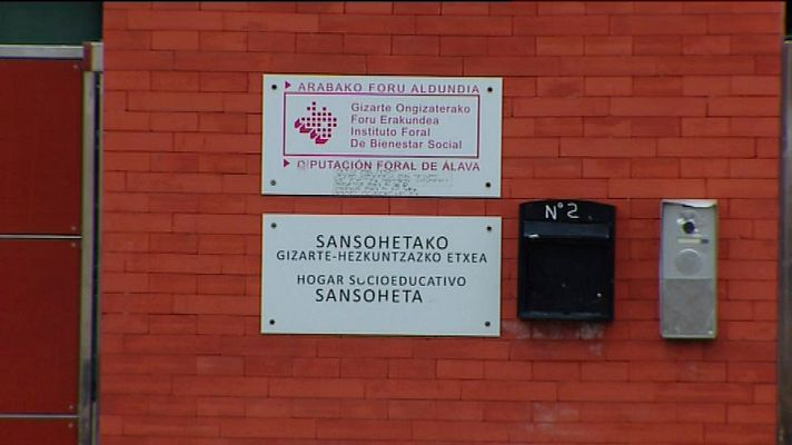 Telediario 1 - Abusos sexuales a una decena de menores tutelados