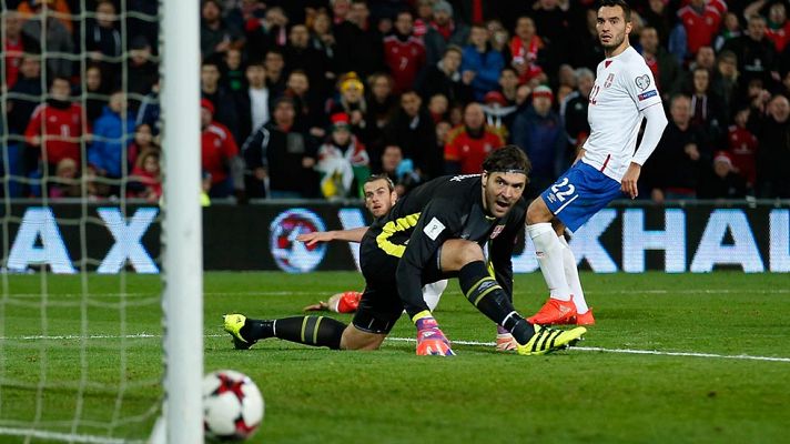  - Irlanda lidera en solitario el grupo D tras el empate de Gales