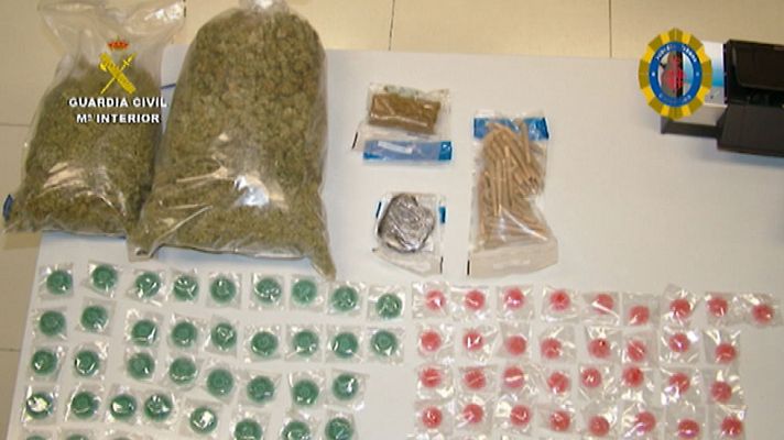 Telediario 1 - Cierran un club cannábico que ofrecía gominolas con marihuana a sus clientes