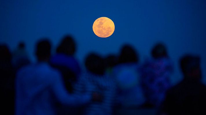Telediario 1 - Así se vivió la 'Superluna' en España (y en el mundo)
