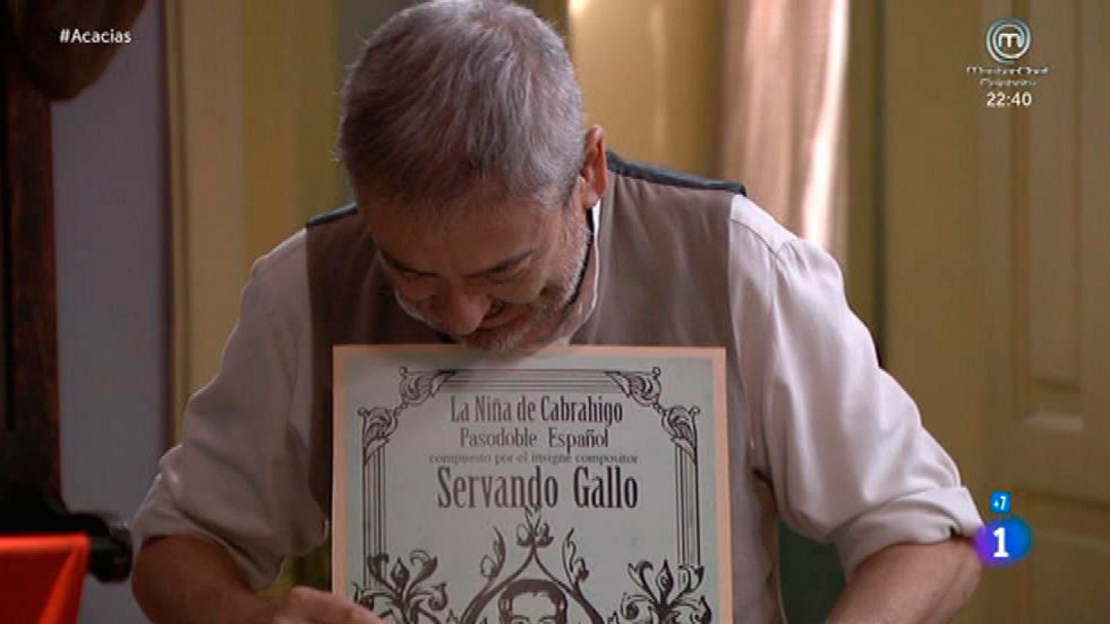 Acacias 38 - Las chicas del altillo le hacen un regalo a Servando