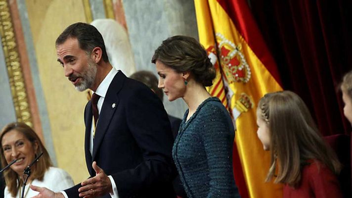 Telediario 1 - Felipe VI llama en su discurso a trabajar por el futuro de los españoles