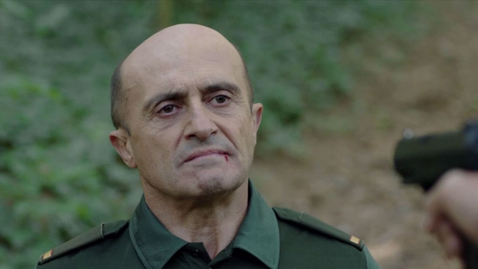 Olmos, a punta de pistola