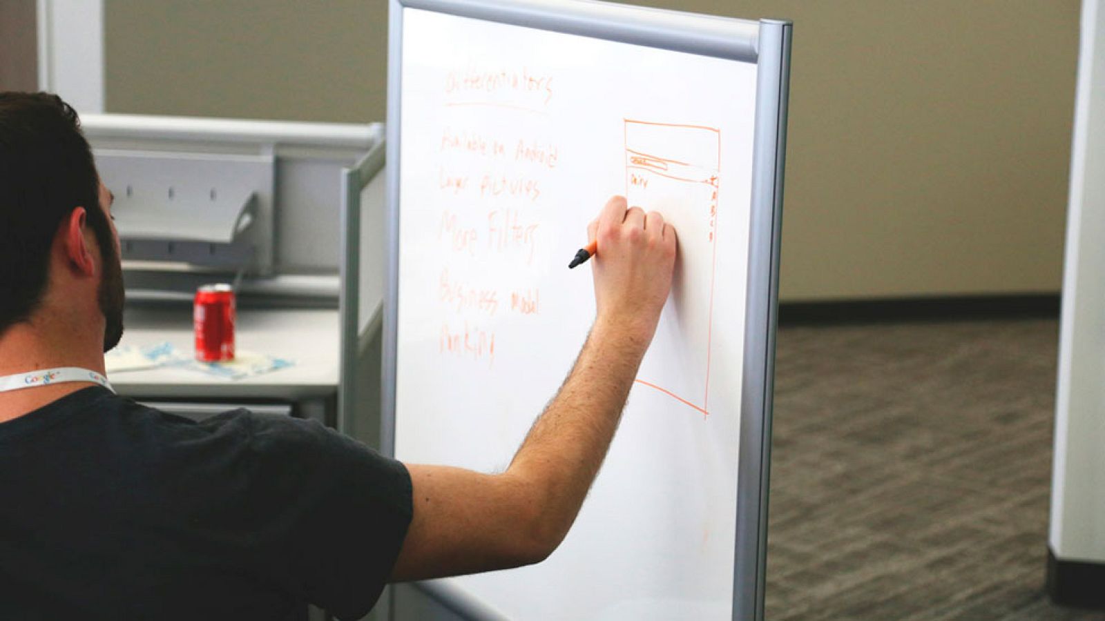 Más de 1.900 docentes han llamado al defensor del profesor durante el último curso