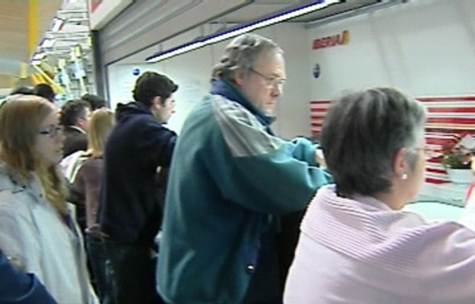 Comienza la presentación de demandas por parte de los viajeros afectados de Barajas | Ver