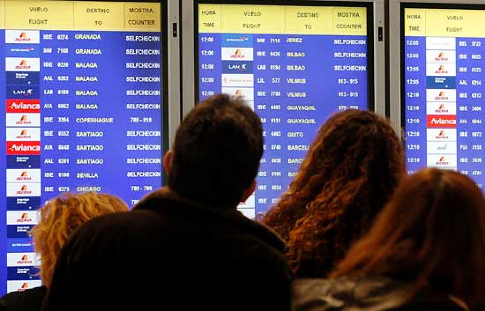 Todos los pasajeros de Iberia que no han podido viajar este fin de semana lo harán hoy | Ver