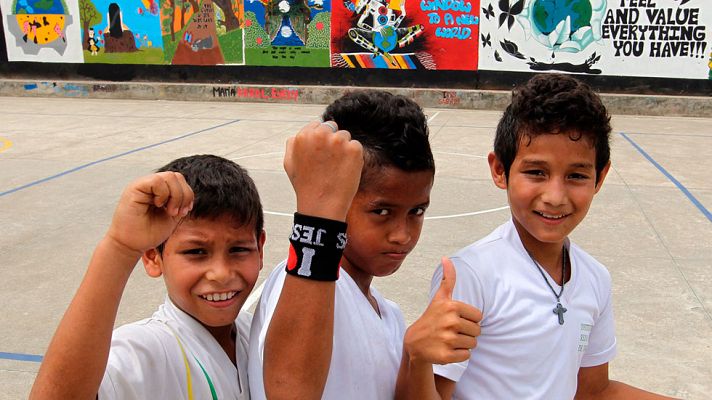 Telediario 1 - Un videoclip para concienciar sobre los derechos del niño