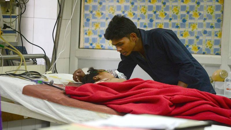 Finalizan las labores de rescate en el tren accidentado en la India con 146 muertos | Ver