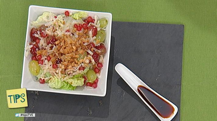 RTVE Cocina - Ensalada de trocadero, uvas y cebolla crujiente