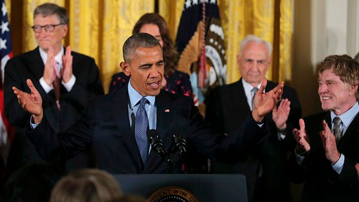 Telediario 1 - Barack Obama exalta la diversidad de EE.UU. en su última entrega de las Medallas de la Libertad