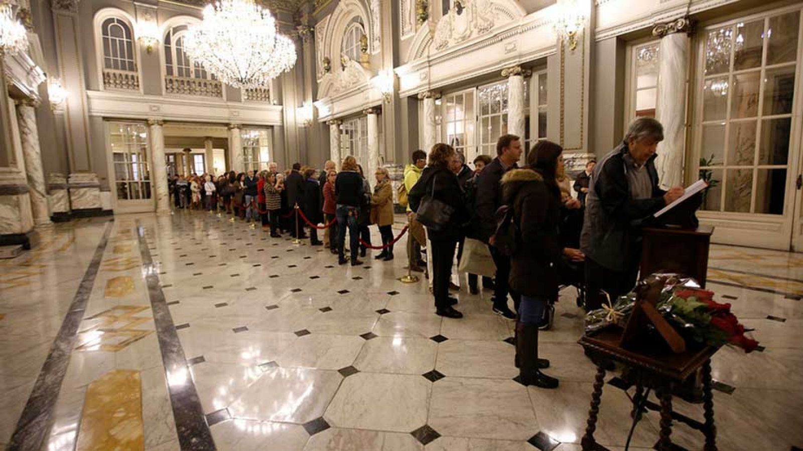 Representantes políticos y sociales despiden en el tanatorio a la exalcaldesa de Valencia