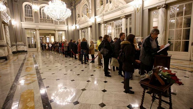Representantes políticos y sociales despiden en el tanatorio a la exalcaldesa de Valencia