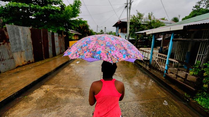 Telediario 1 - El huracán Otto causa menos daños de los previstos en Nicaragua, pero golpea con fuerza en Costa Rica