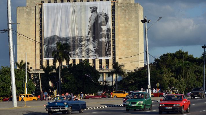Telediario 1 - La Plaza de la Revolución se prepara para recibir las cenizas de Castro este lunes