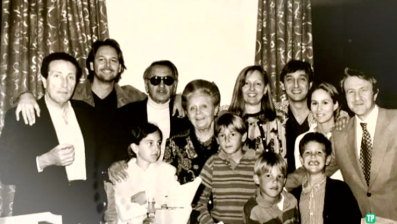 Fábrica de ideas - Imita: Perfume's Club | Ver