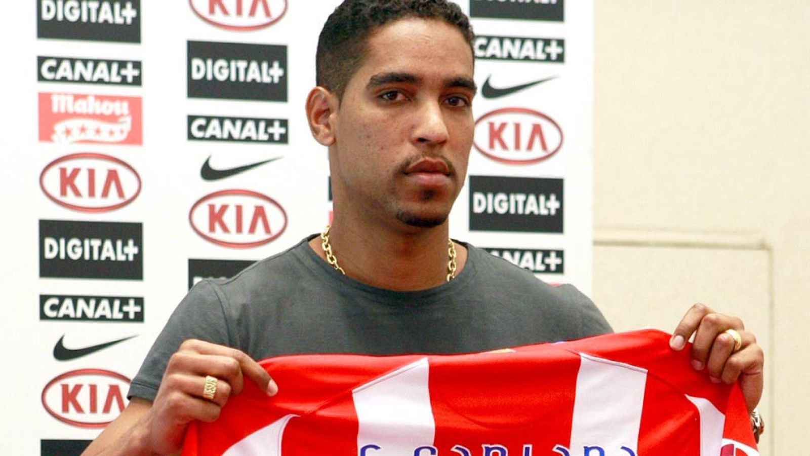 Cleber, Machado y Martinuccio, con pasado en el fútbol español