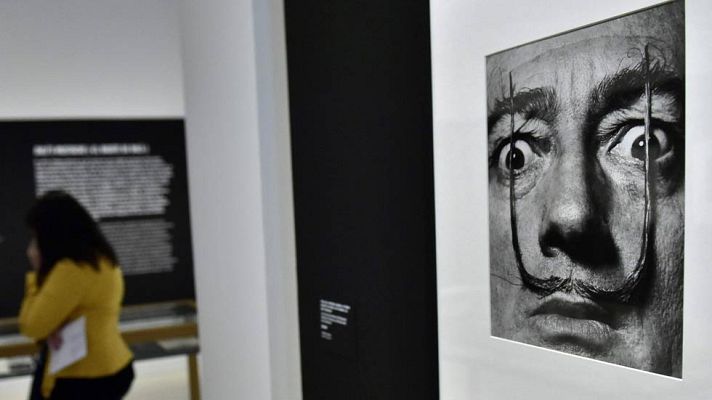 Telediario 1 - La intrahistoria de las icónicas fotos de Halsman desvelada en CaixaForum