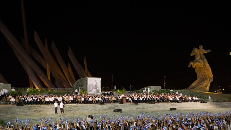 �timo acto multitudinario para honrar a Fidel Castro en Santiago de Cuba | Ver