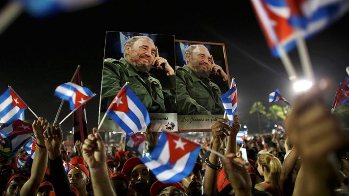 Informativo 24h - Miles de personas despiden a Fidel Castro en Santiago