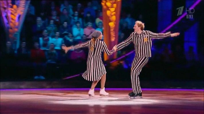 Telediario 1 - Polémica por una patinadora vestida como presa judía