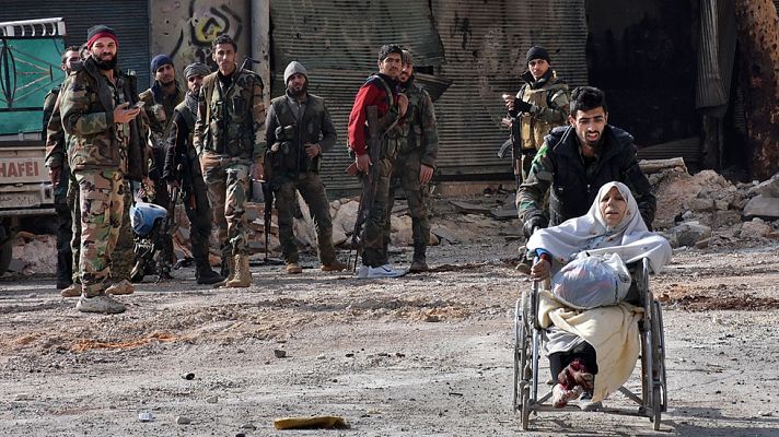 Telediario 1 - Las fuerzas leales al régimen de Al Asad continúan su avance en los barrios rebeldes del este de Alepo