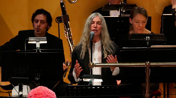 Informativo 24h - Patti Smith se queda en blanco en los Nobel