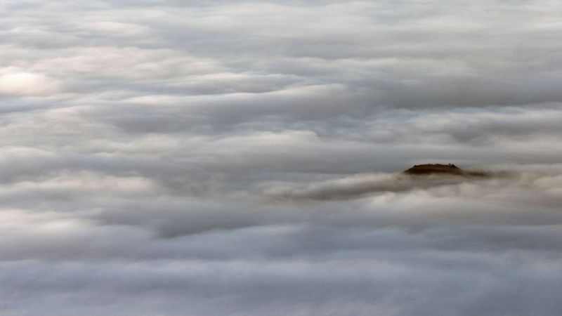 La niebla ha sido protagonista este lunes en buena parte de España
