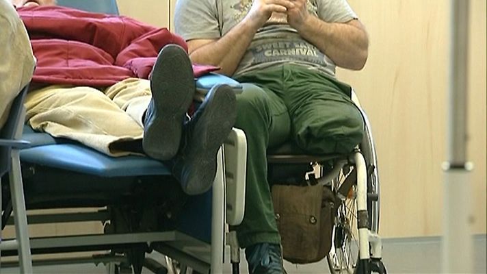 Telediario 1 - Colapsan las urgencias del Vall d'Hebron con 80 enfermos esperando habitación