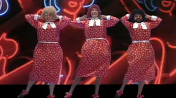 Mitomanía - Año nuevo, risa vieja