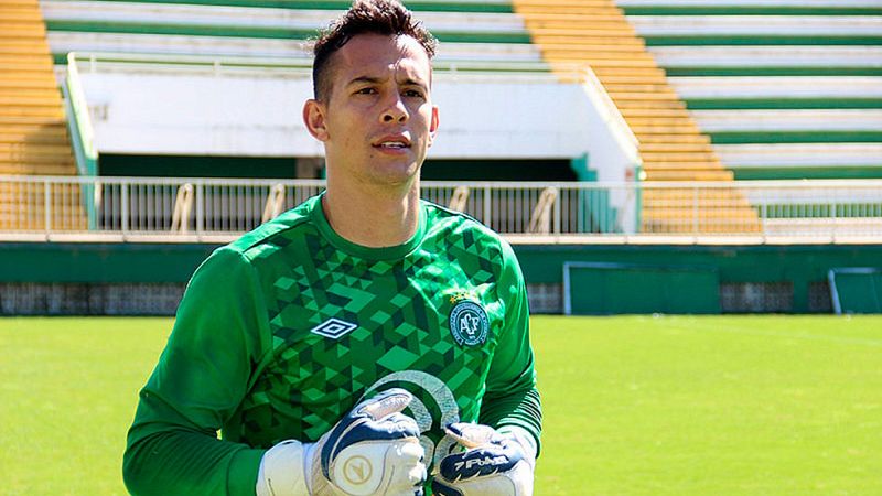 Danilo, el portero fallecido del Chapecoense, elegido mejor jugador del año en Brasil | Ver