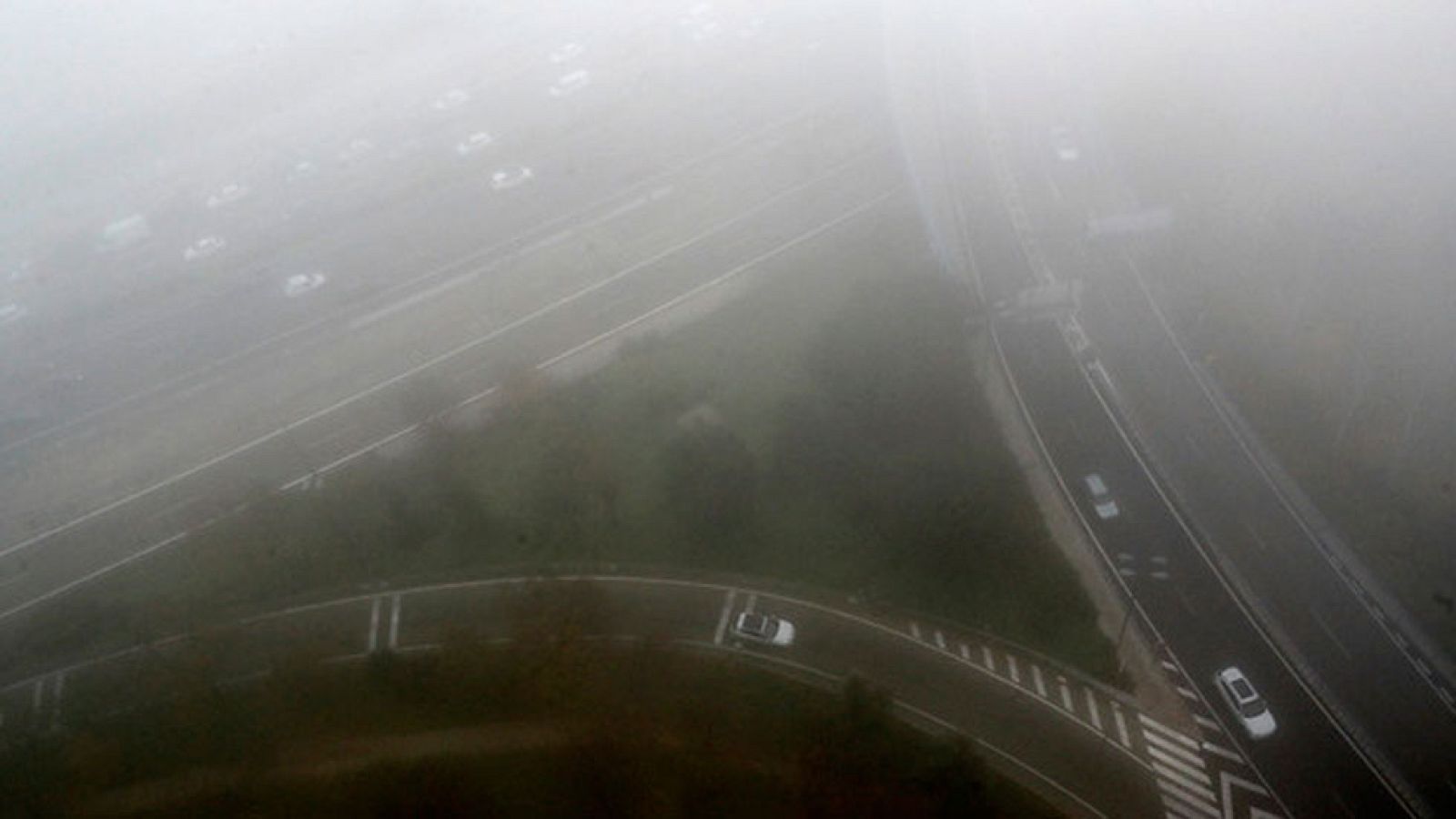 Lluvia en Galicia, Extremadura y Andalucía y niebla centro Península