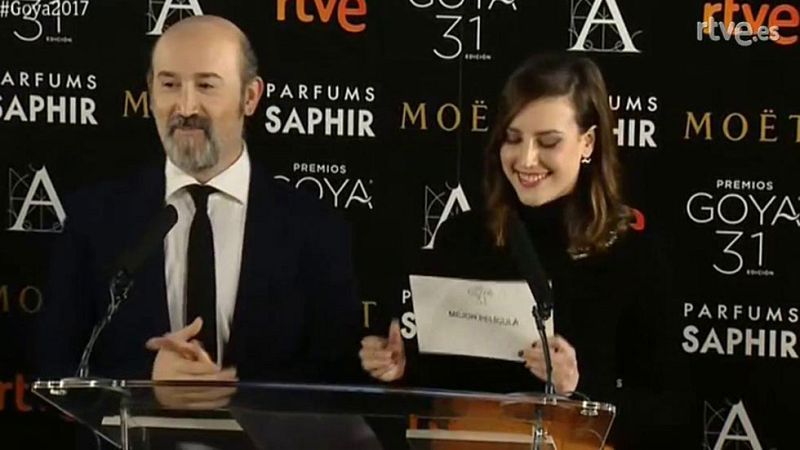 Javier Cámara y Natalia de Molina han leido las nominaciones a las categorías principales de los Goya 2017: actor principal, actriz principal, director novel, director y película.