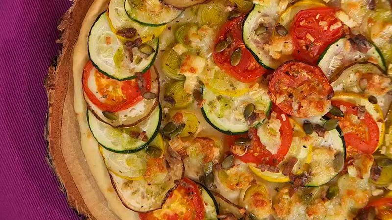 Receta de coca de verduras con albahaca