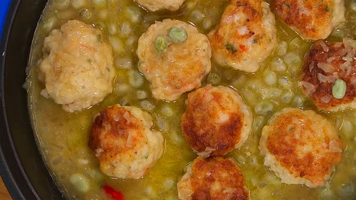 RTVE Cocina - Receta de albóndigas de chocos con gambas
