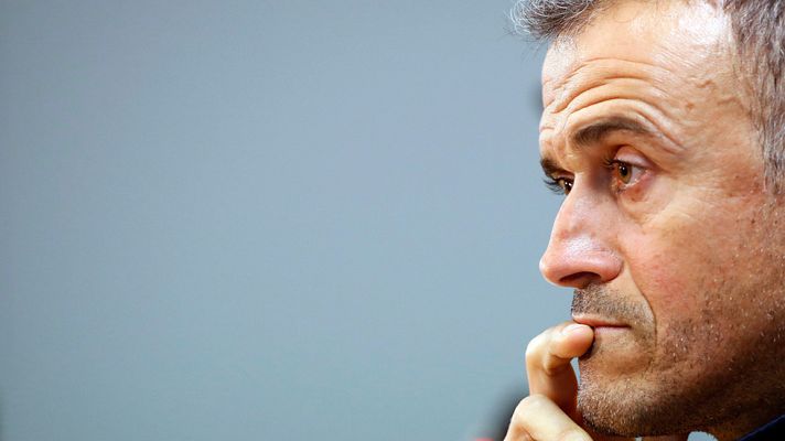 Telediario 1 - Luis Enrique pide "controlar las emociones" en el derbi